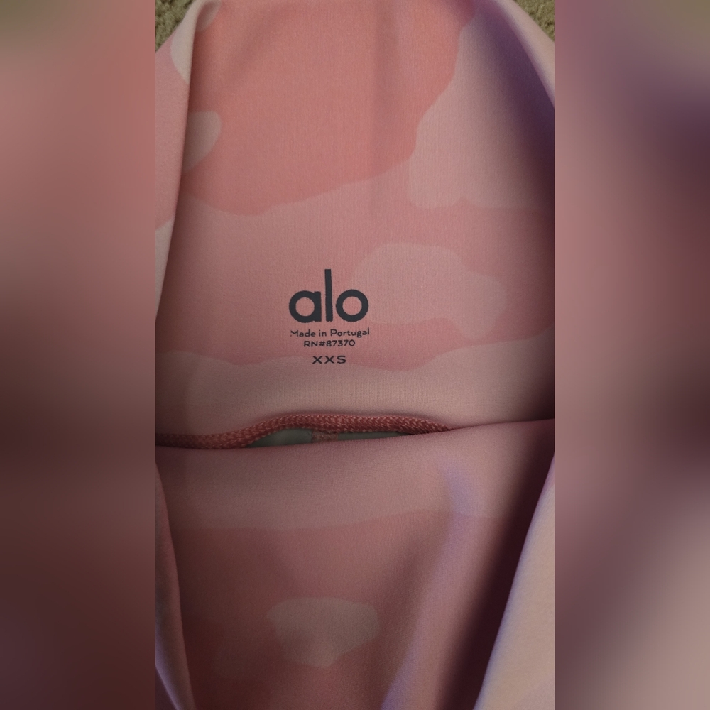 ALO Yoga Vapor Pink Camo Leggings - Picture 4 of 5